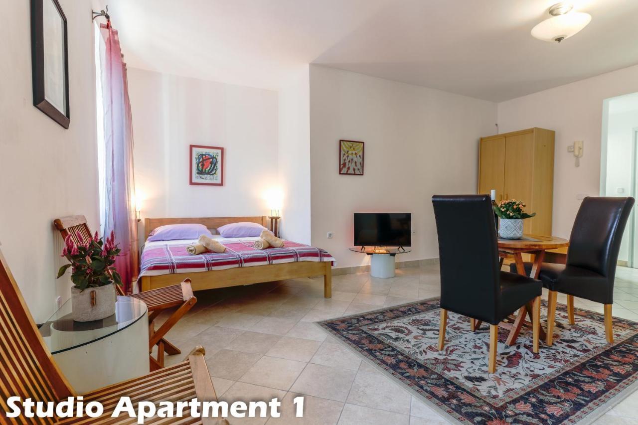 Art Apartments Vrsar Luaran gambar